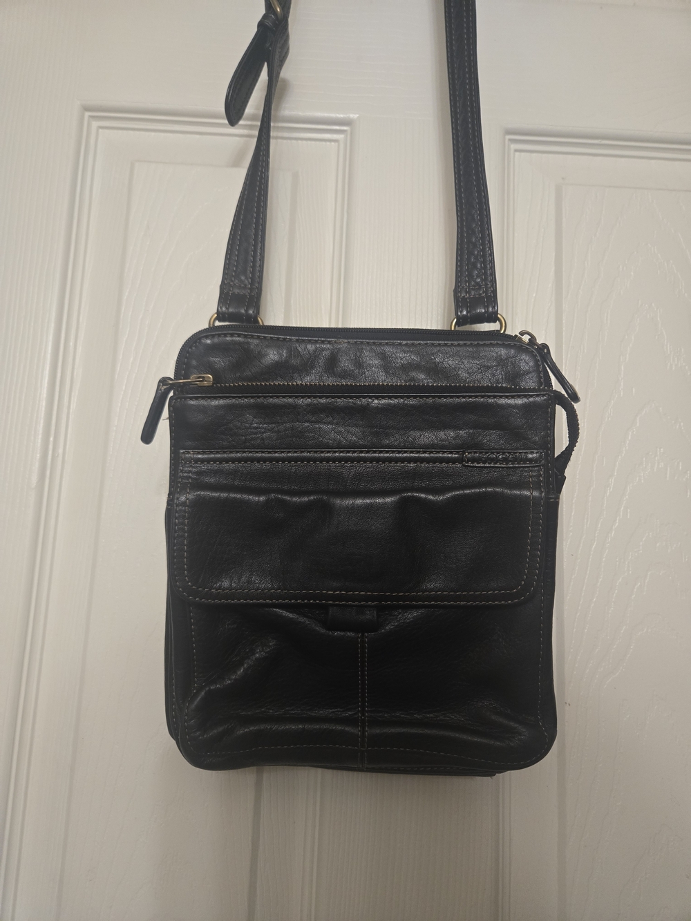Fossil Classic Black Leather Crossbody Bag - Women's Shoulder Purse